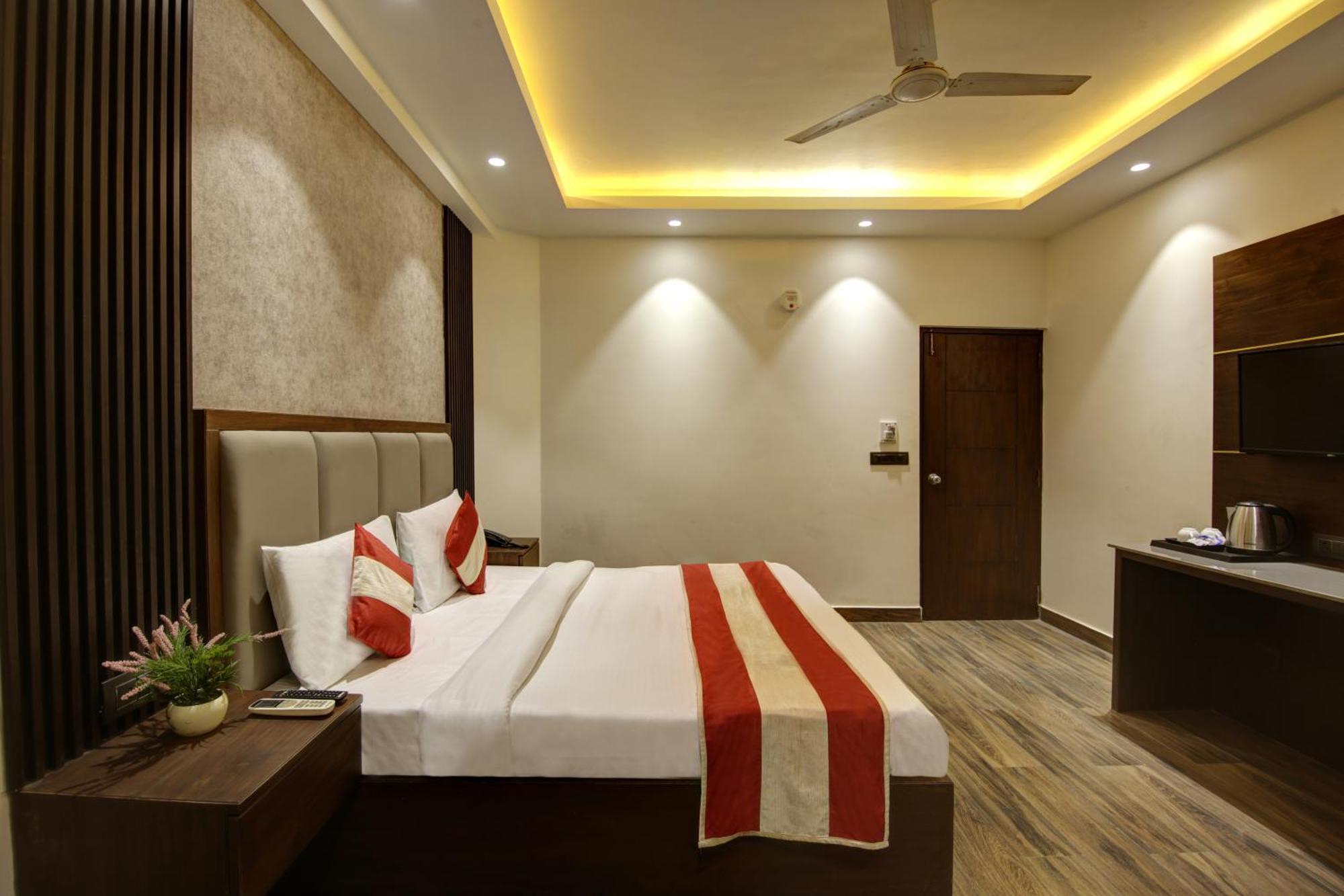 Hotel Kashish Plaza - 5 Mins From Metro Station Delhi  Exterior photo