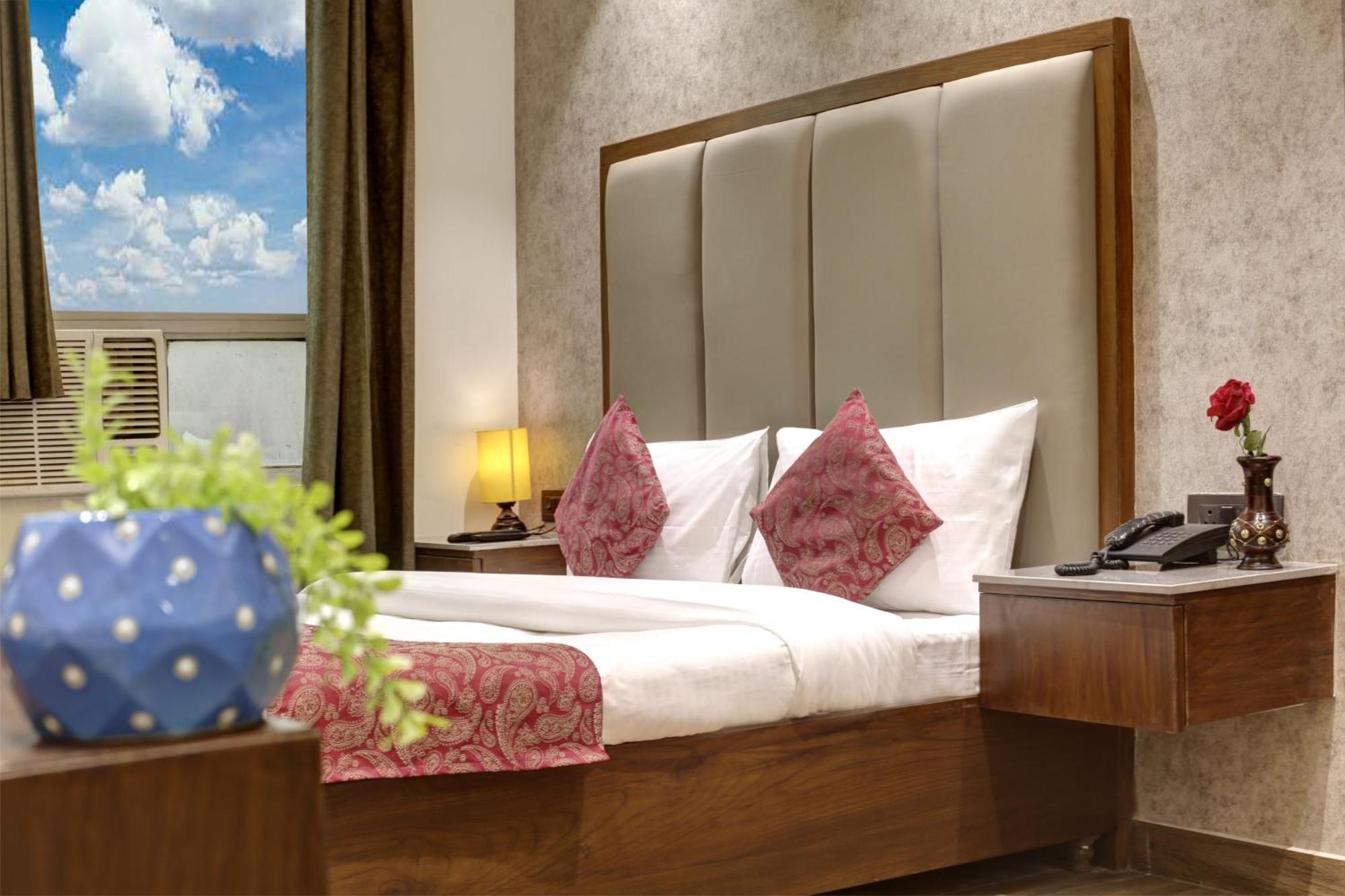 Hotel Kashish Plaza - 5 Mins From Metro Station Delhi  Exterior photo