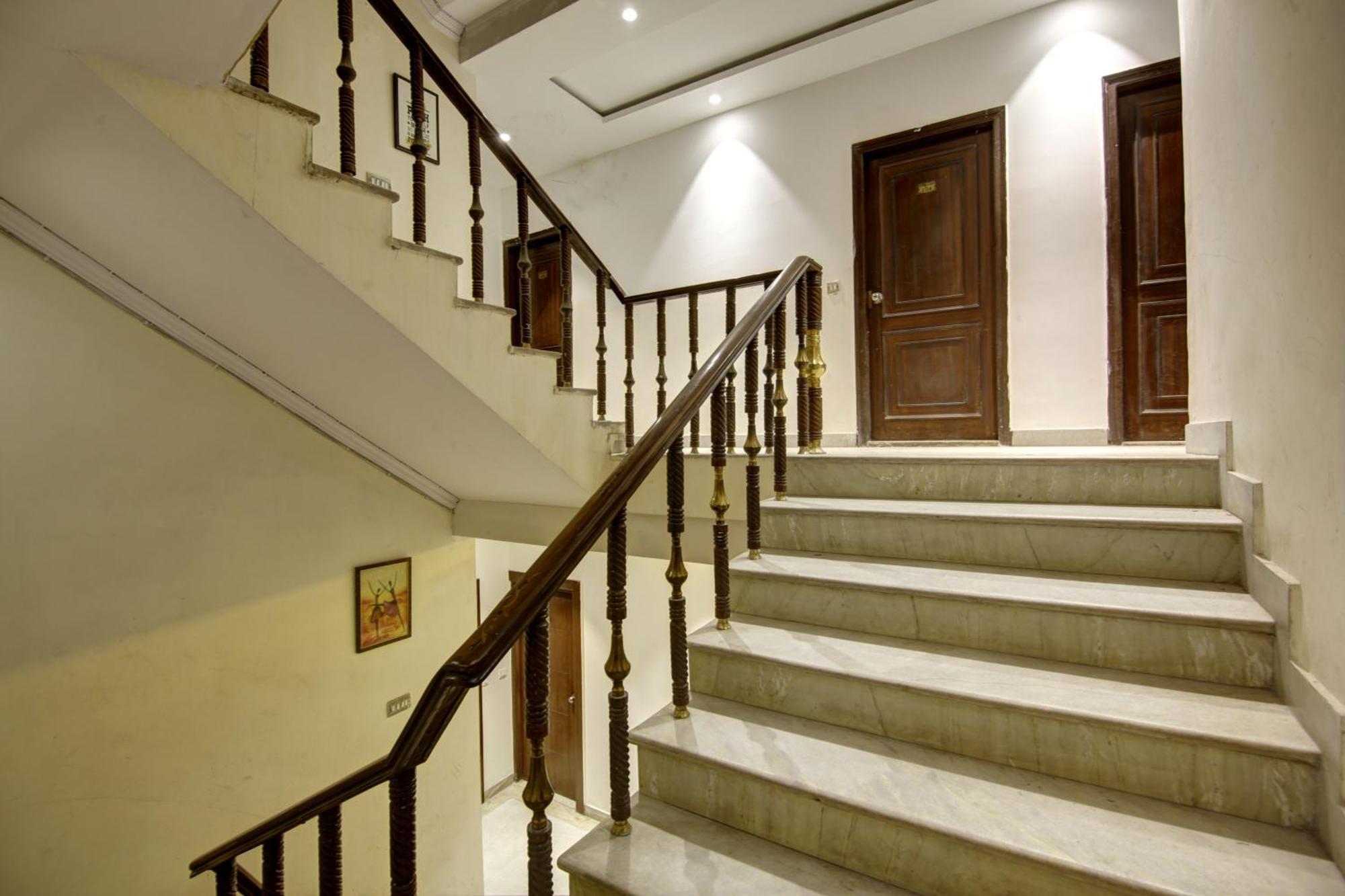 Hotel Kashish Plaza - 5 Mins From Metro Station Delhi  Exterior photo