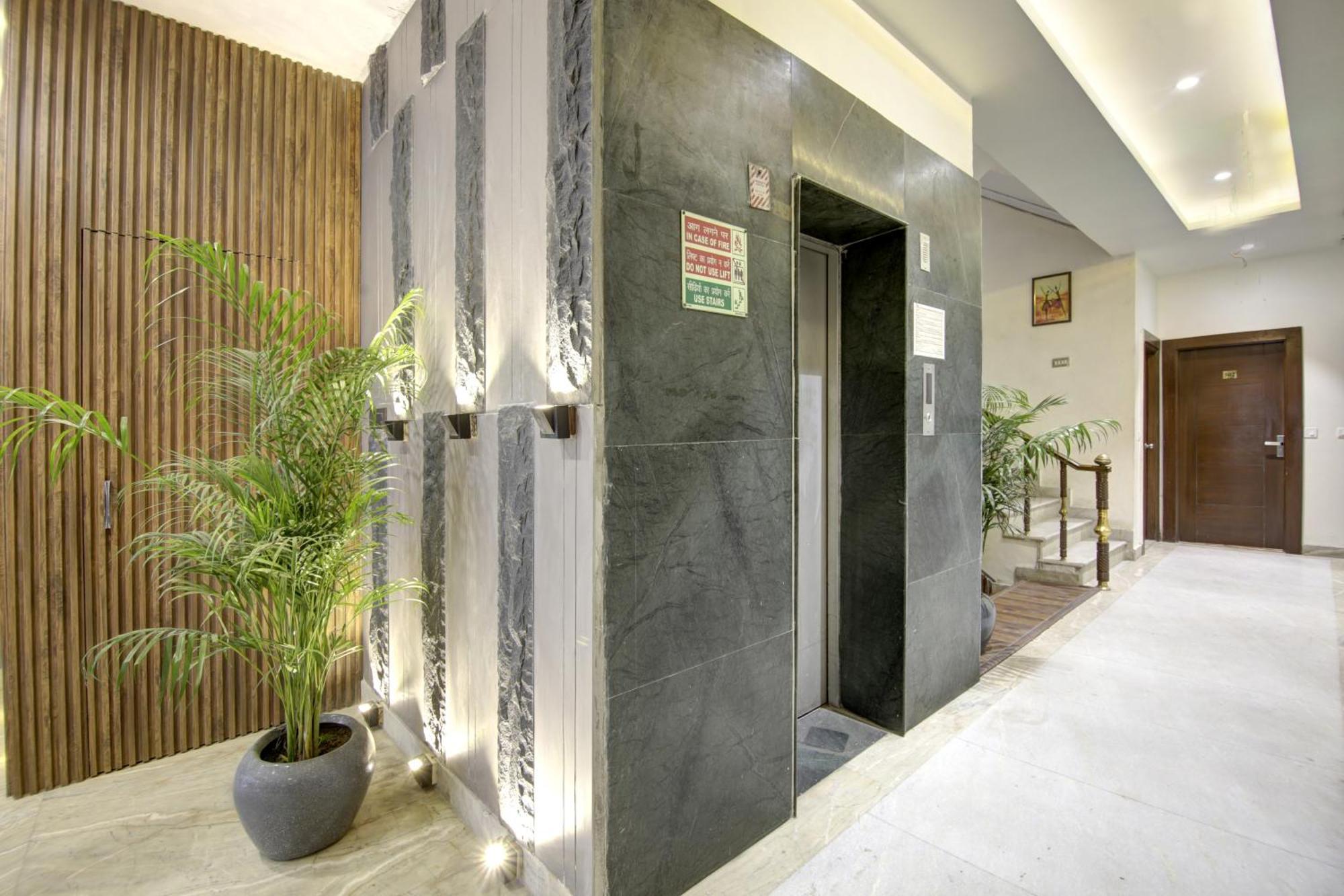 Hotel Kashish Plaza - 5 Mins From Metro Station Delhi  Exterior photo