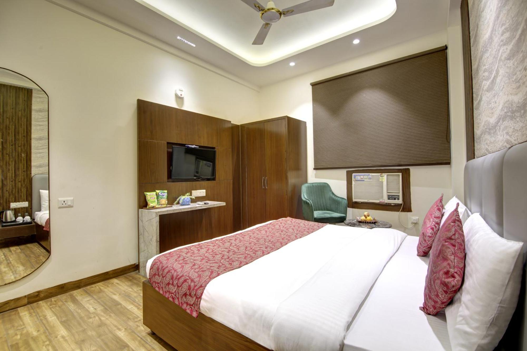 Hotel Kashish Plaza - 5 Mins From Metro Station Delhi  Exterior photo