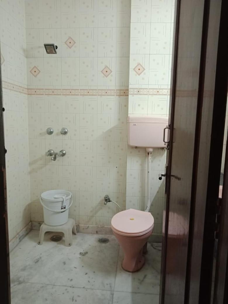 Hotel Kashish Plaza - 5 Mins From Metro Station Delhi  Exterior photo