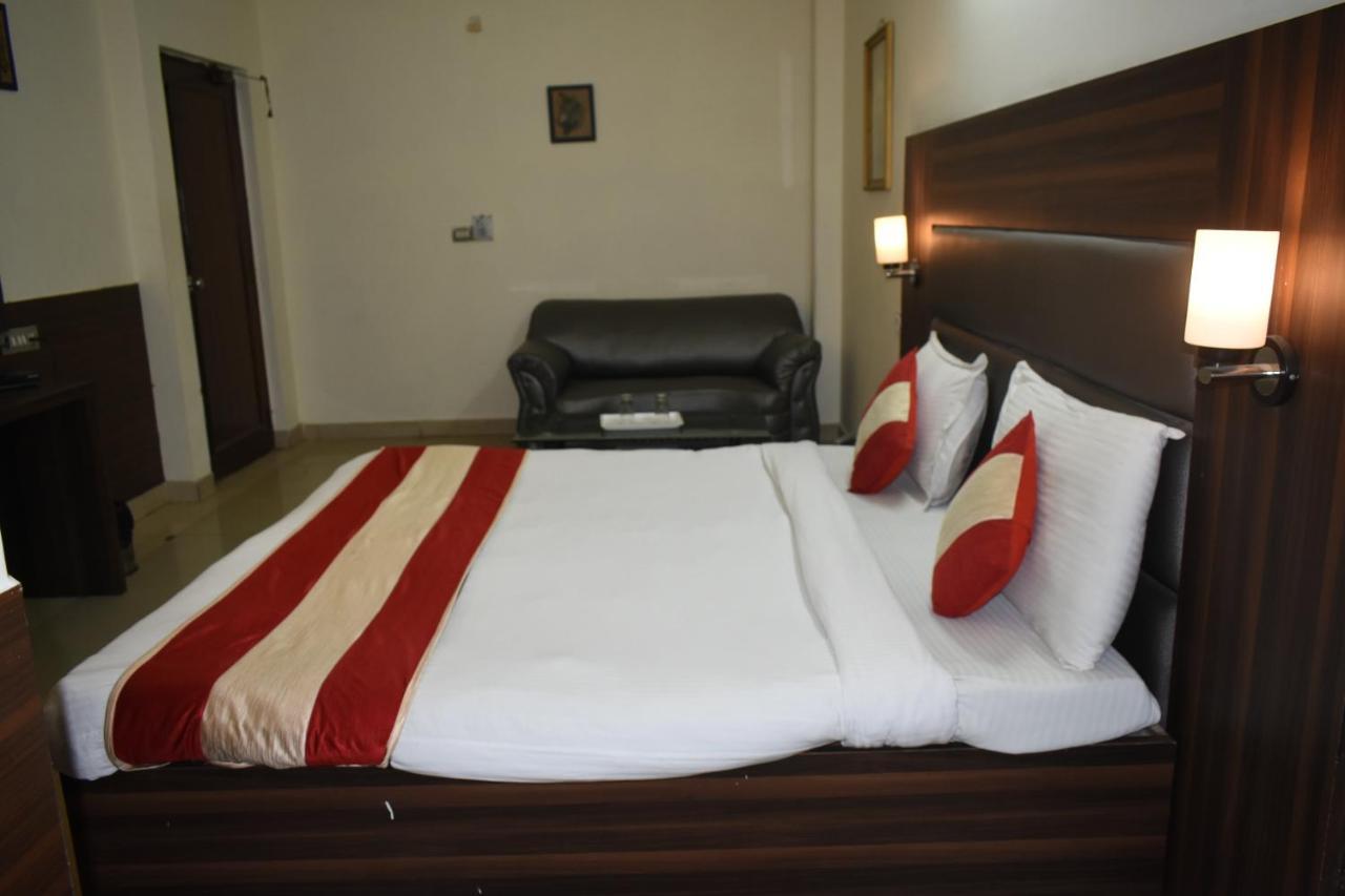 Hotel Kashish Plaza - 5 Mins From Metro Station Delhi  Exterior photo