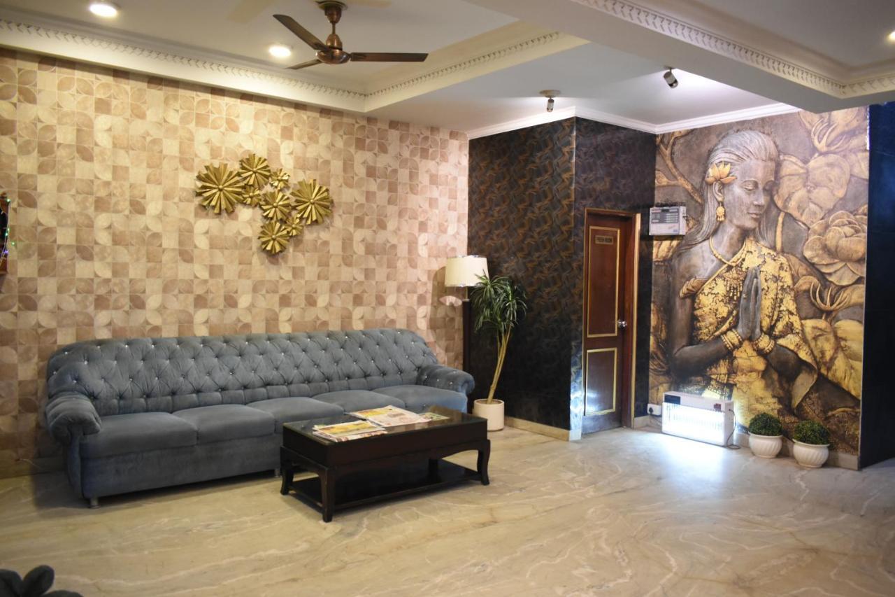 Hotel Kashish Plaza - 5 Mins From Metro Station Delhi  Exterior photo